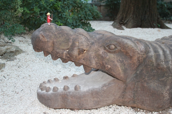 Mrs Playmo particularly enjoyed the Museum in Nîmes, and insisted on posing as an alligator hunter in the hope of being spotted in time for the casting of the next Crocodile Dundee film. 